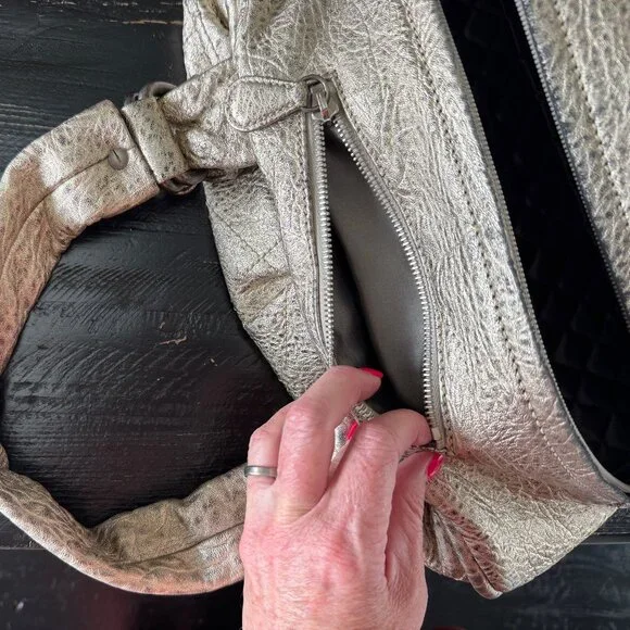 Chanel Matelasse Gold Leather Hand Bag - Picture 8 of 9